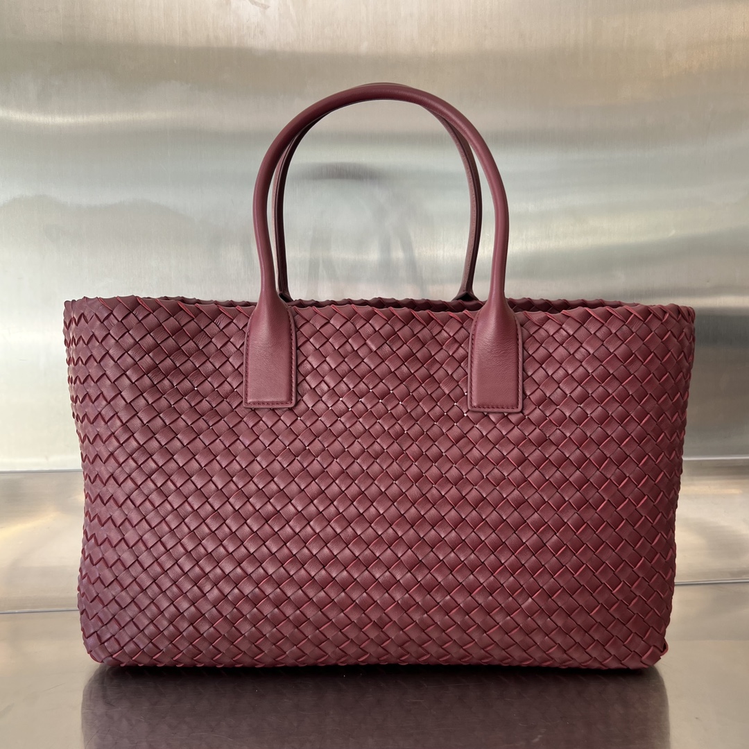 Bottega Veneta Cabat Tote Red Detail 2 - Intrecciato Replica