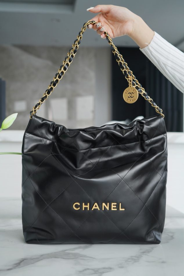 chanel-22-small-handbag-black-gallery-5