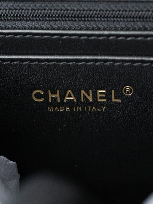 chanel-24p-tweed-black-and-white-gallery-9 CHANEL 24p Tweed Black and White - chanel tweed crossbody dupe detail 16