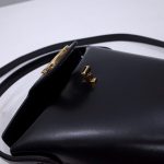 dior-30-montaigne-amber-chain-black-gallery-5