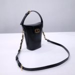 dior-30-montaigne-amber-chain-black-gallery-6