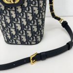 dior-30-montaigne-amber-chain-gallery-3