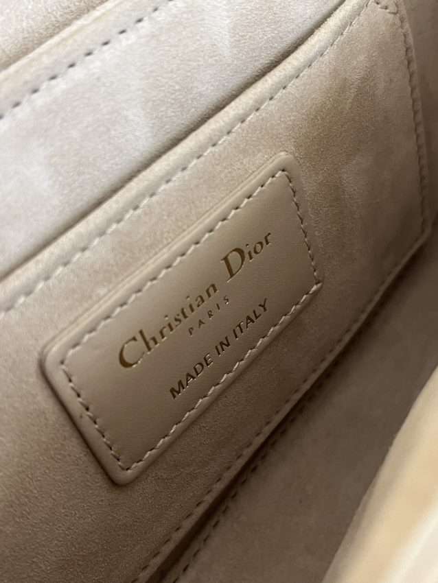 dior-30-montaigne-avenue-bag-beige-gallery-7