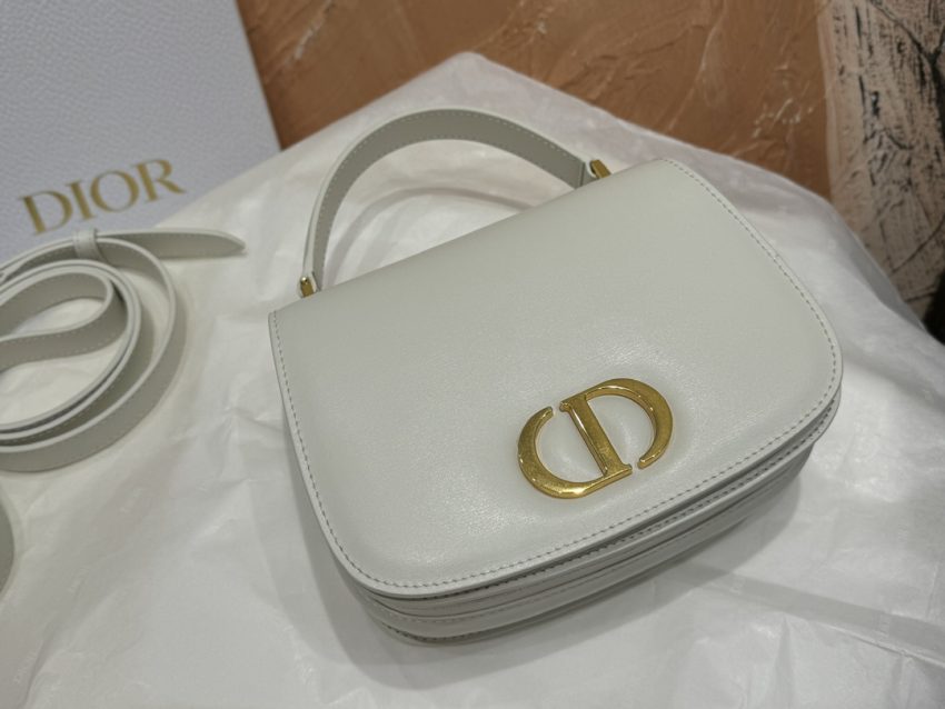 dior-30-montaigne-avenue-top-handle-white-gallery-1
