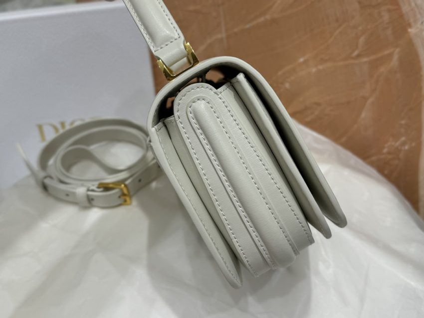 dior-30-montaigne-avenue-top-handle-white-gallery-2