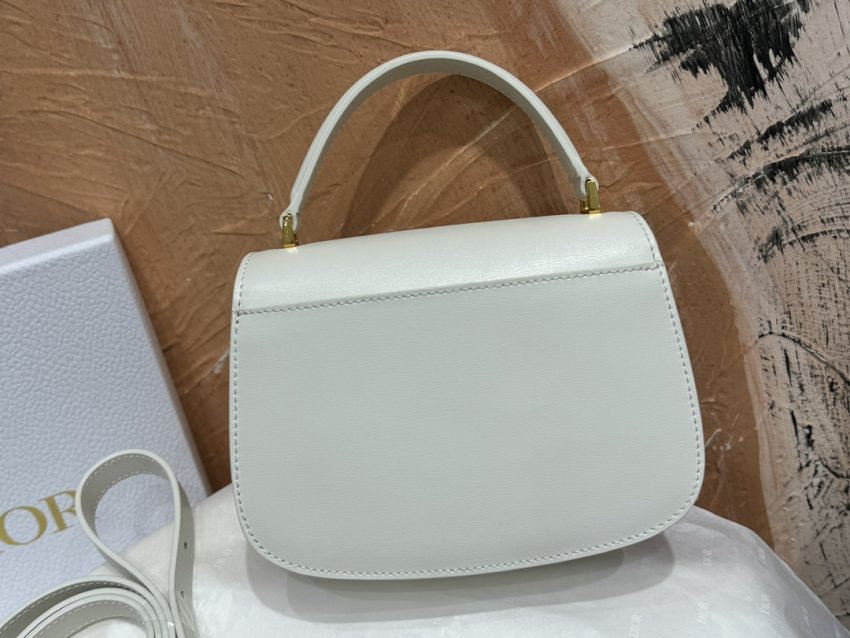 dior-30-montaigne-avenue-top-handle-white-gallery-8