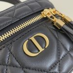 dior-30-montaigne-vanity-black-gallery-1