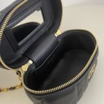 dior-30-montaigne-vanity-black-gallery-3
