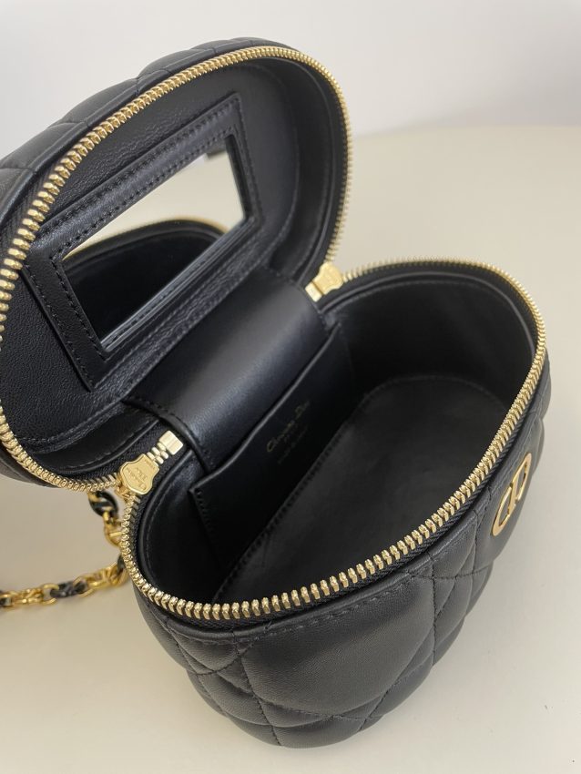 dior-30-montaigne-vanity-black-gallery-3