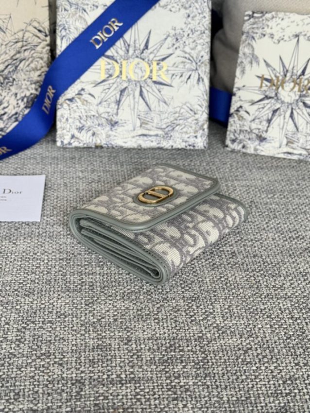 dior-30-montaigne-wallet-gallery-3