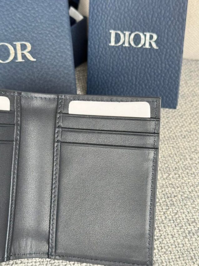 dior-bi-fold-card-holder-4-colors-gallery-2