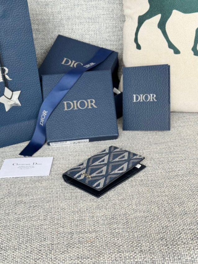 dior-bi-fold-card-holder-4-colors-gallery-4