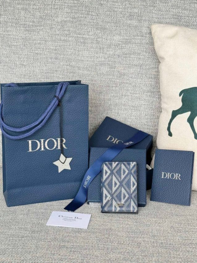 dior-bi-fold-card-holder-4-colors-gallery-8