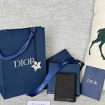dior-bi-fold-card-holder-gallery-2