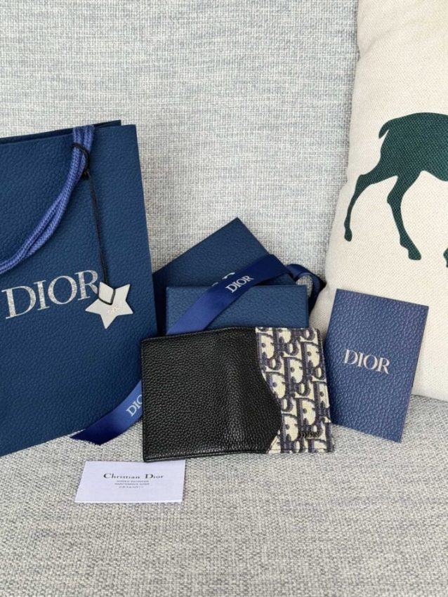 dior-bi-fold-card-holder-gallery-4