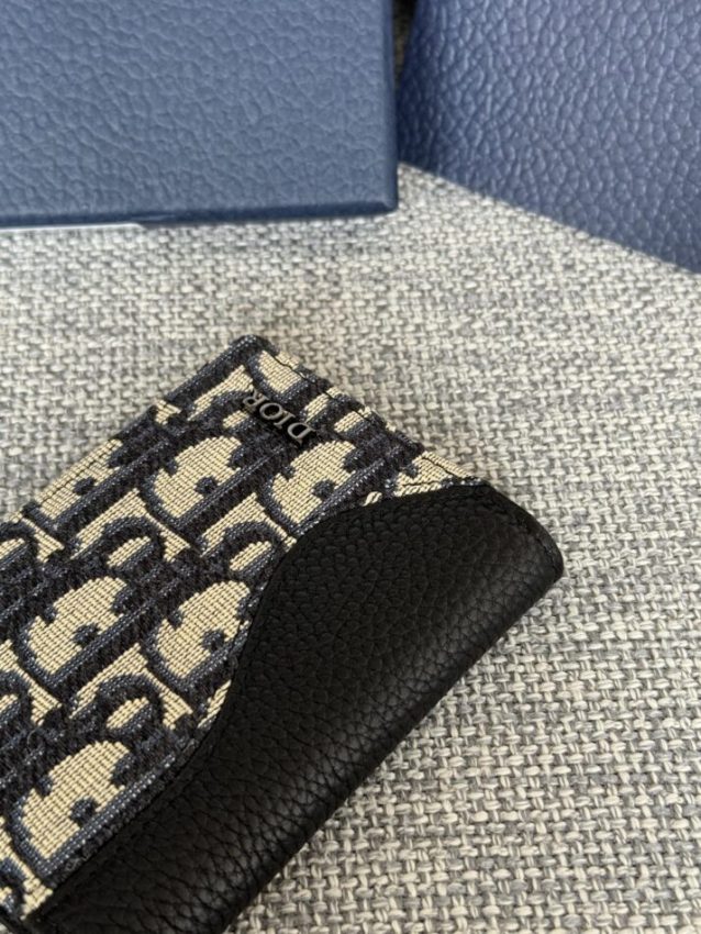 dior-bi-fold-card-holder-gallery-6