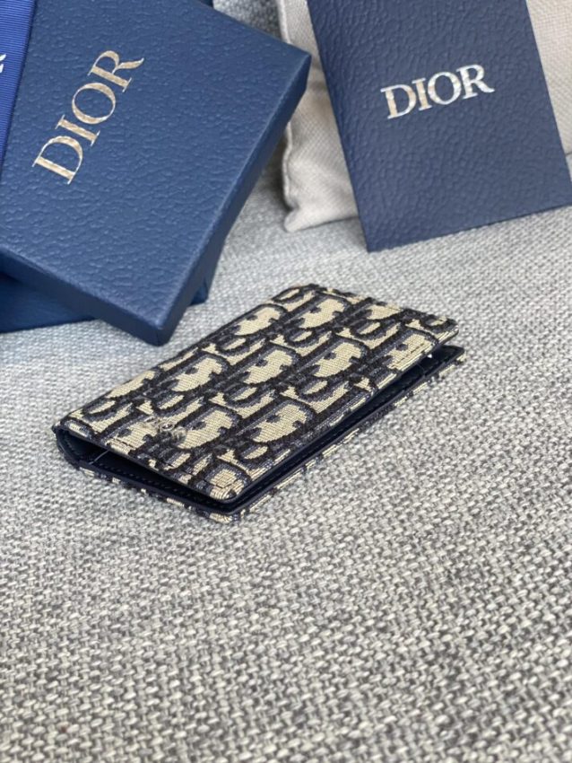 dior-bi-fold-card-holder-oblique-white-gallery-1