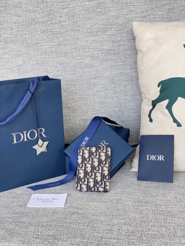 dior-bi-fold-card-holder-oblique-white-gallery-9