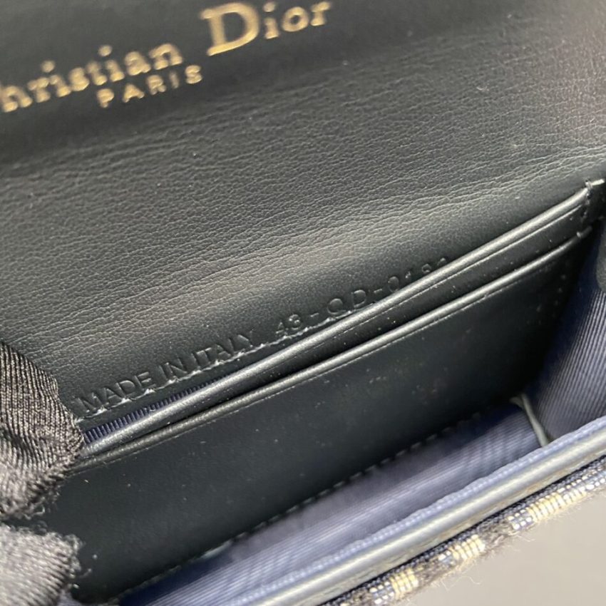 dior-bloom-card-holder-gallery-8