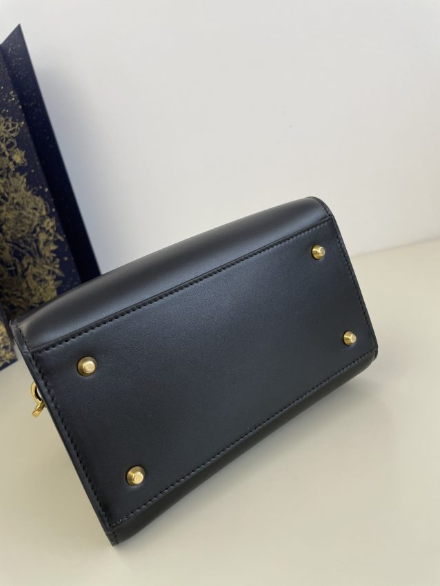 dior-boston-black-gallery-5