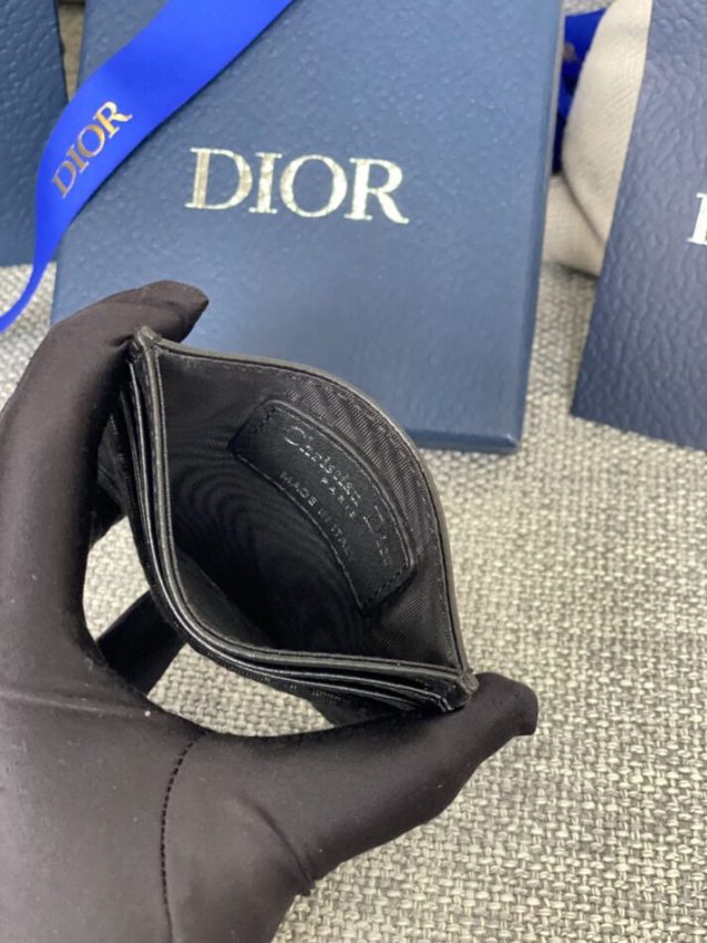 dior-card-holder-black-man-gallery-1
