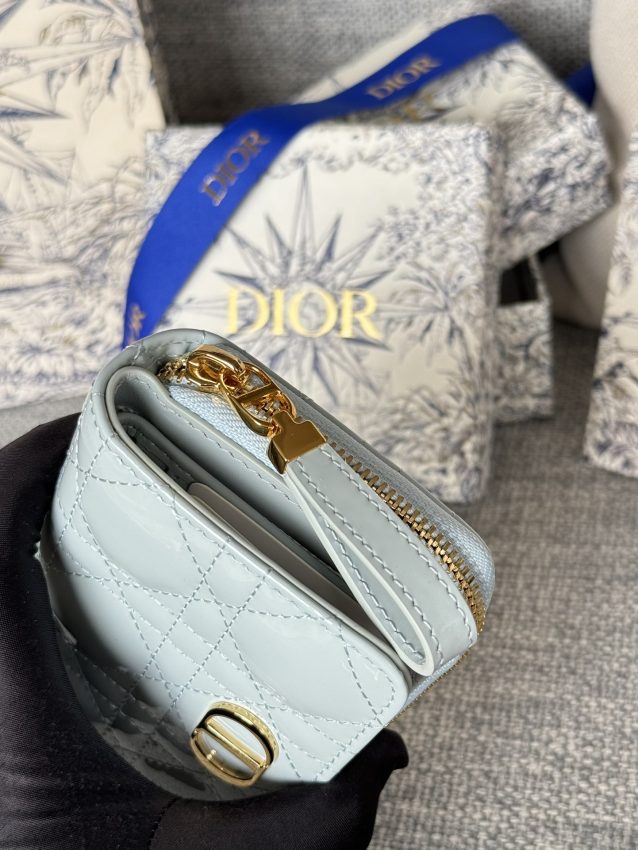 dior-caro-patent-wallet-gallery-8