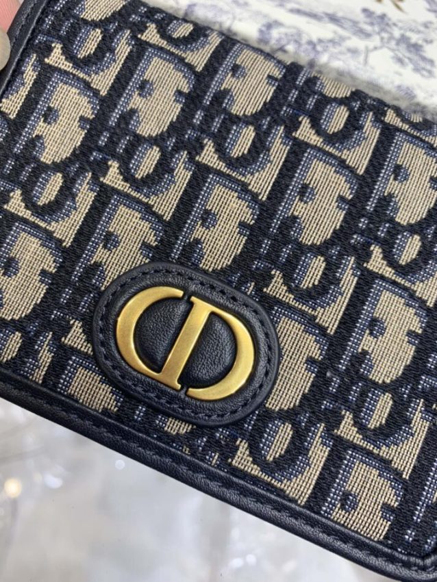 dior-cd-chain-wallet-gallery-1