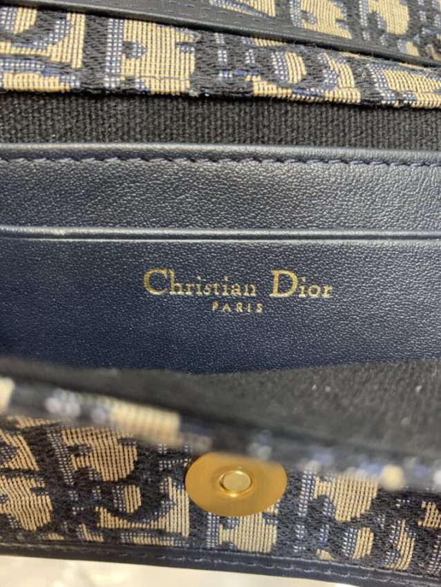dior-cd-chain-wallet-gallery-4