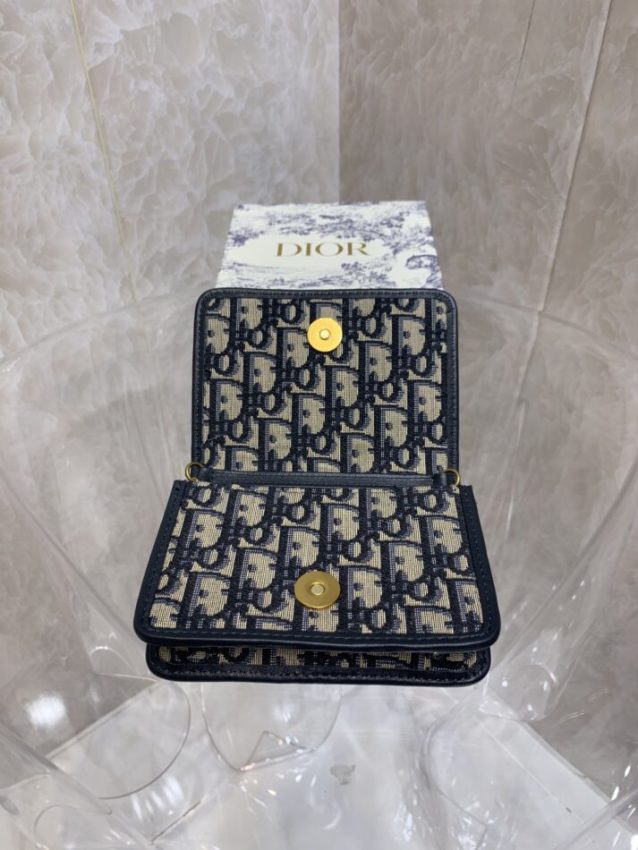 dior-cd-chain-wallet-gallery-9
