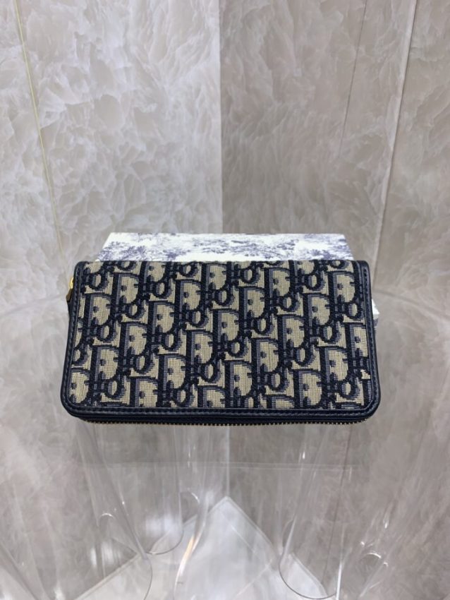 dior-long-zipper-wallet-gallery-1