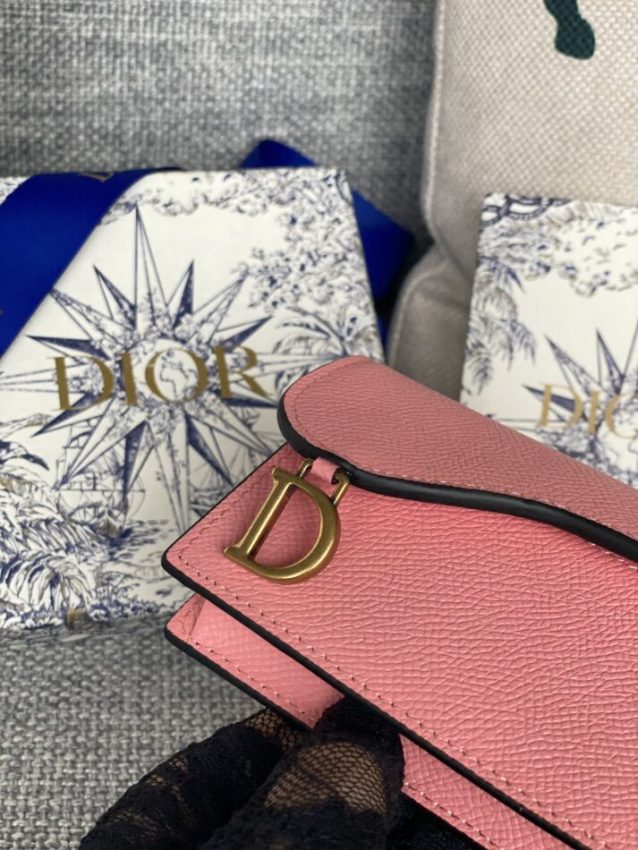 dior-saddle-flap-card-holder-gallery-5