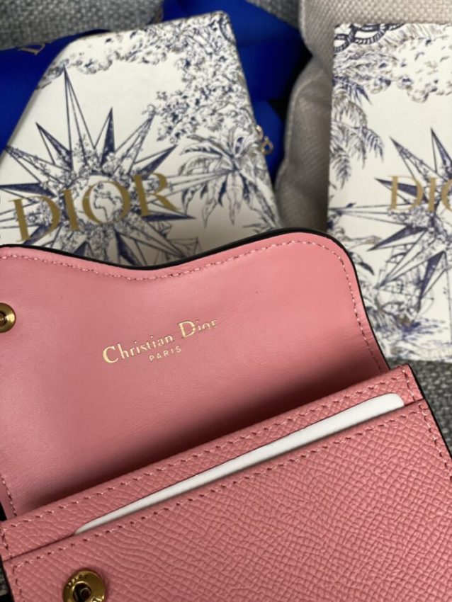 dior-saddle-flap-card-holder-gallery-6