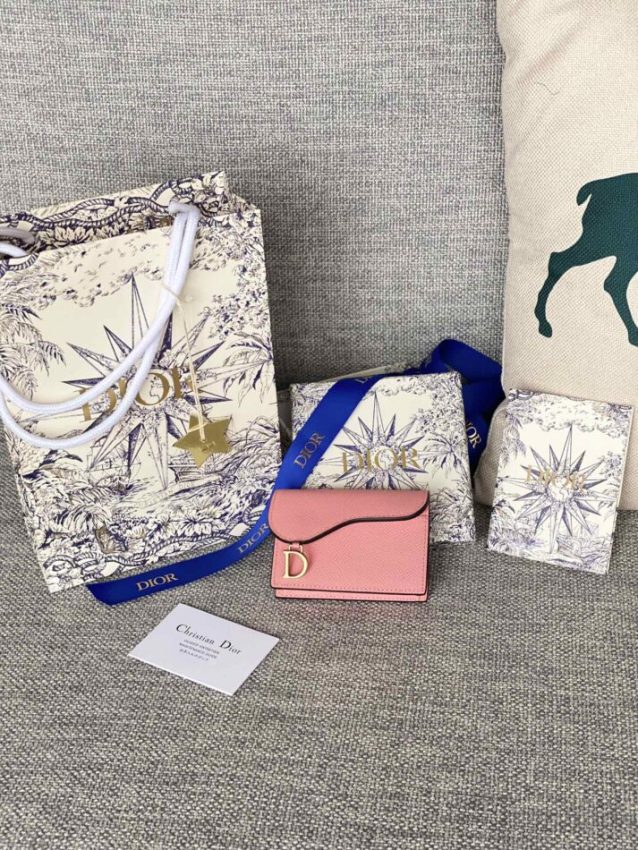dior-saddle-flap-card-holder-gallery-7