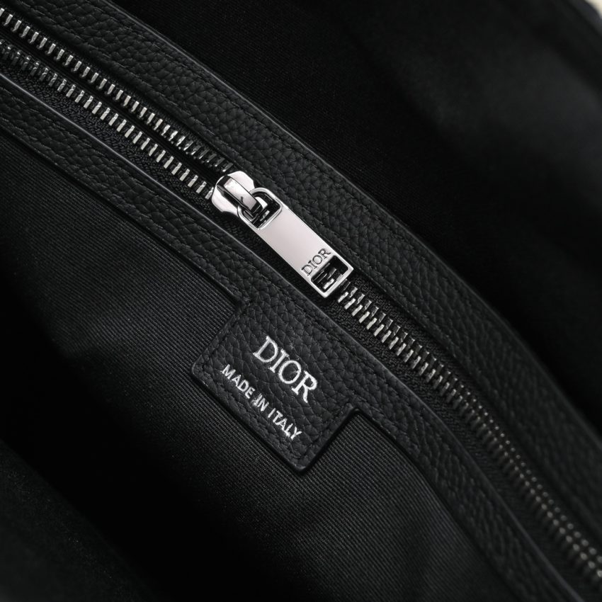 dior-saddle-shopping-tote-oblique-black-gallery-1