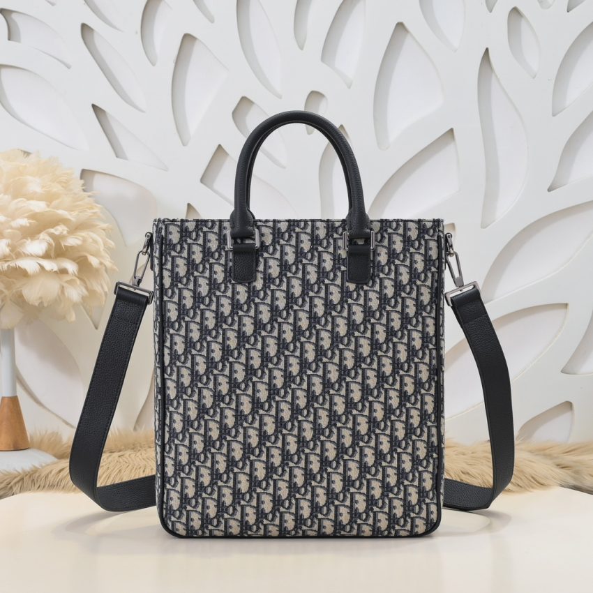 dior-saddle-shopping-tote-oblique-gallery-6