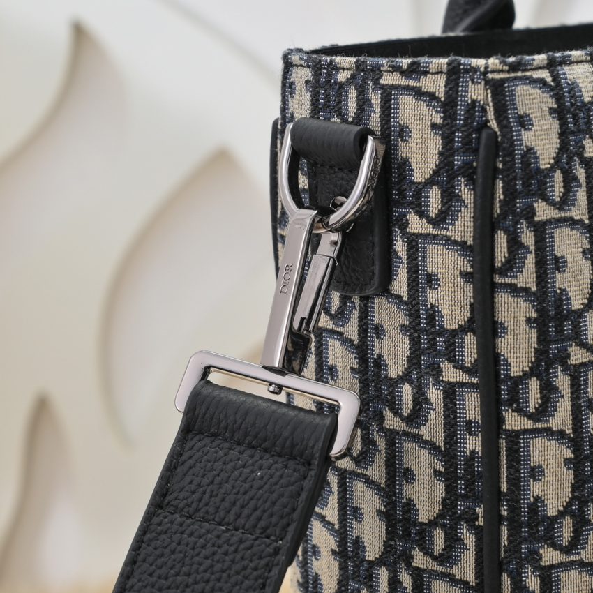 dior-saddle-shopping-tote-oblique-gallery-7
