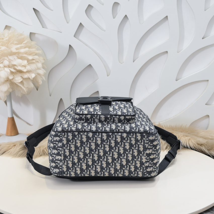 dior-saddle-zip-backpack-gallery-7