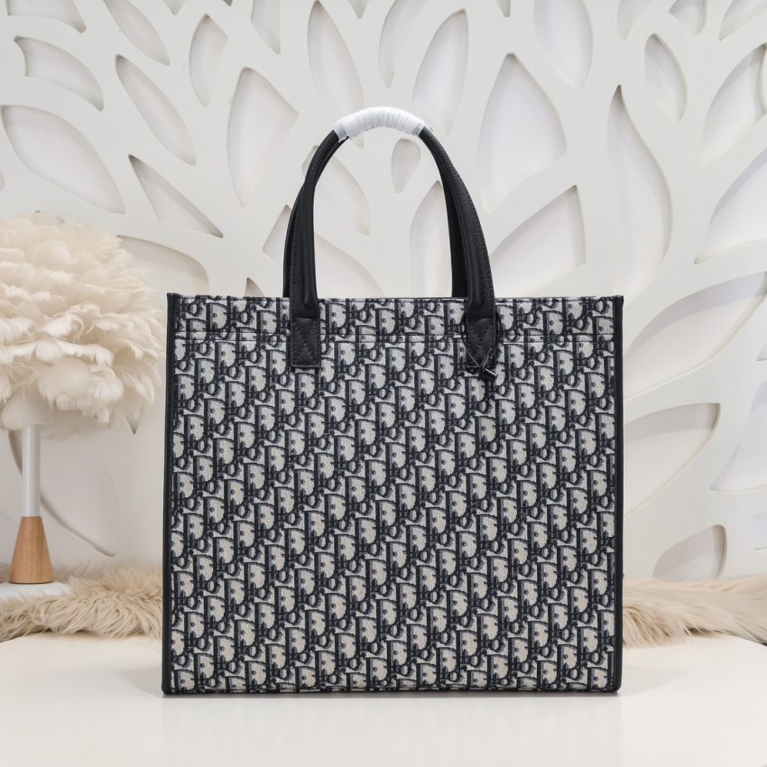 dior-safari-shopping-tote-large-gallery-2