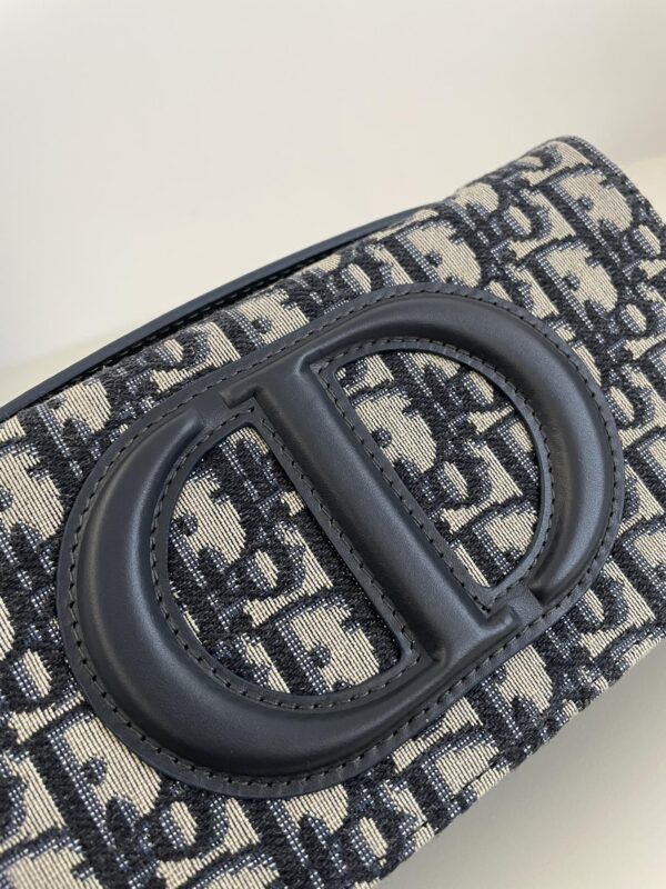 dior-signature-cd-square-gallery-3