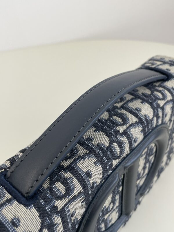 dior-signature-cd-square-gallery-5