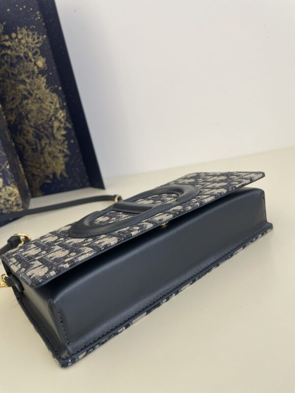 dior-signature-cd-square-gallery-8