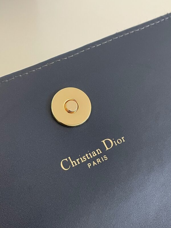 dior-signature-cd-square-gallery-9