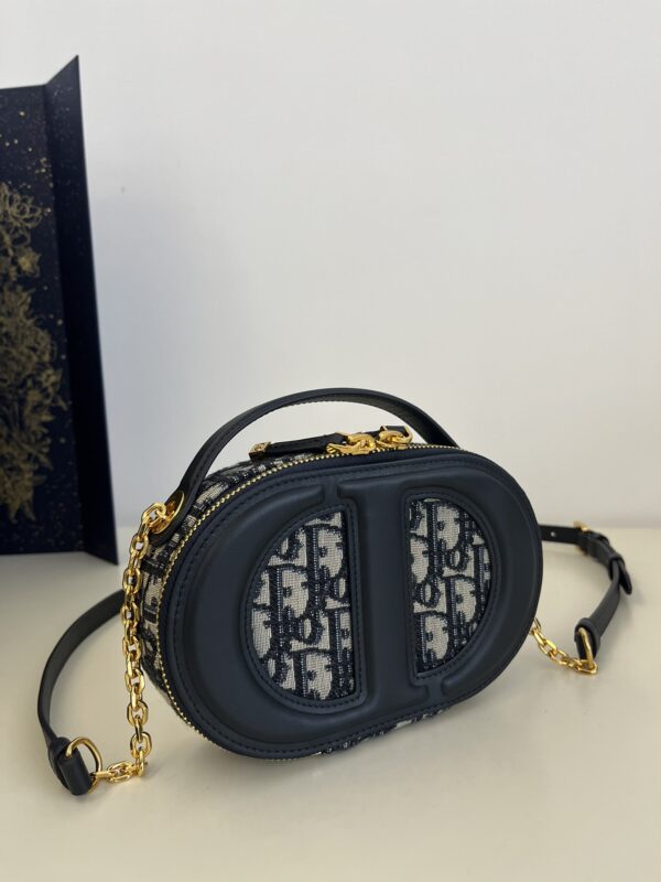dior-signature-cd-top-handle-gallery-3