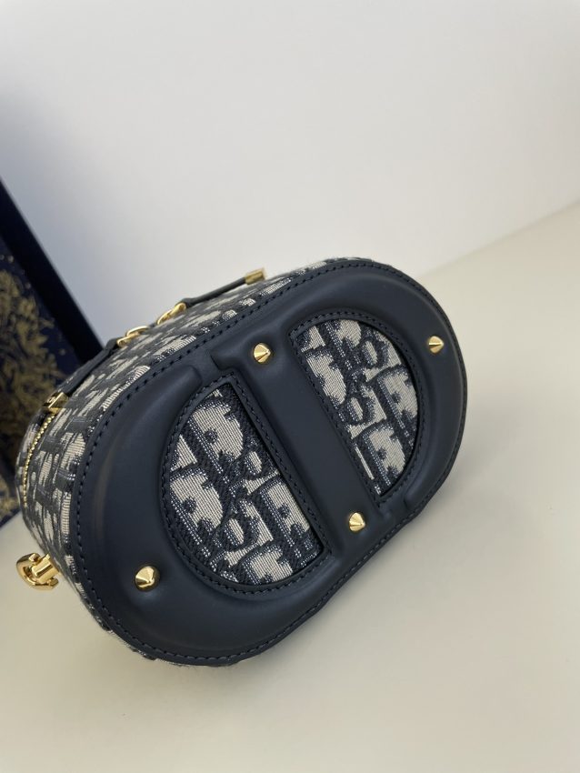 dior-signature-vanity-gallery-4