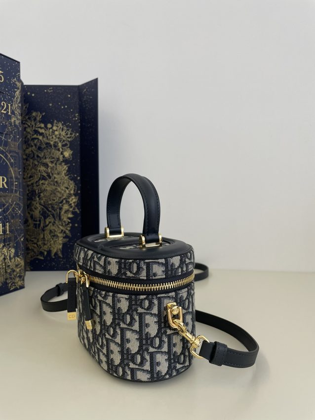 dior-signature-vanity-gallery-5