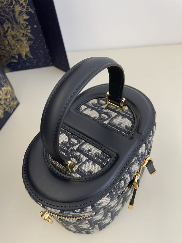 dior-signature-vanity-gallery-6