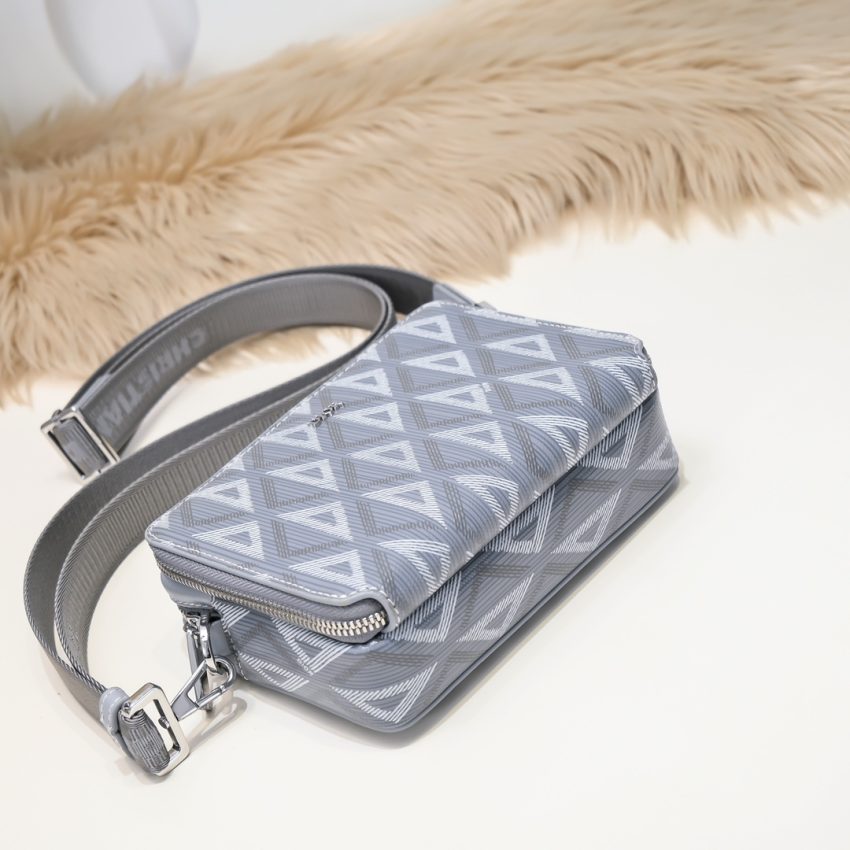 dior-zipped-pouch-diamond-blue-gallery-1