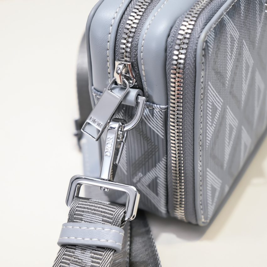dior-zipped-pouch-diamond-blue-gallery-6
