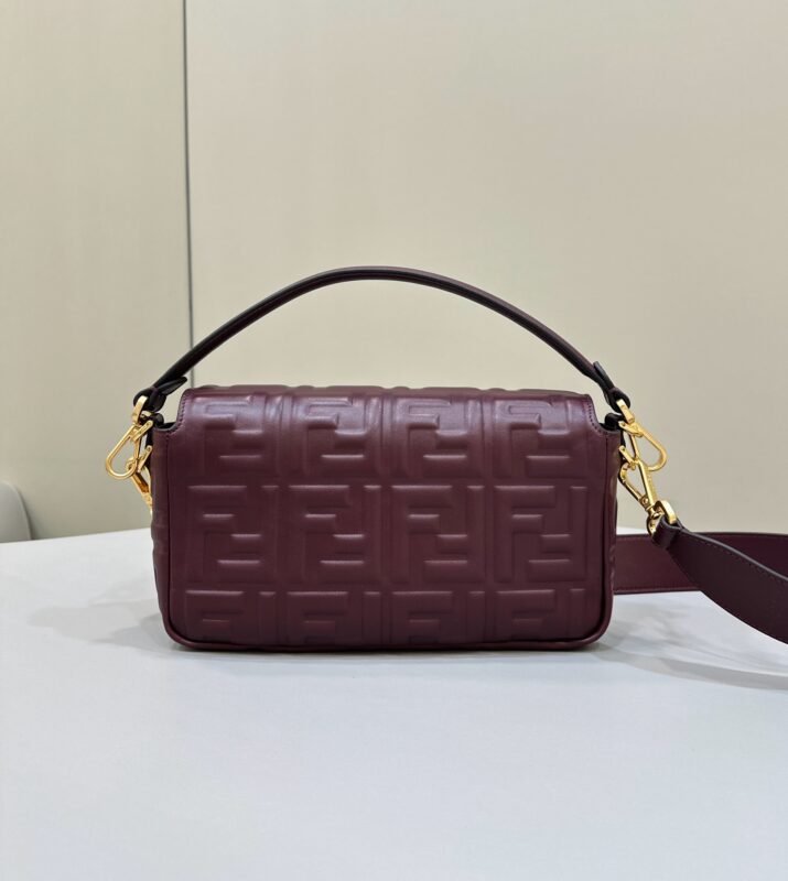 fendi-baguette-bordeaux-gallery-1