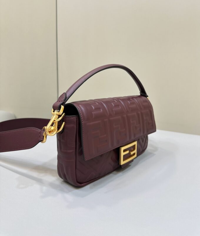 fendi-baguette-bordeaux-gallery-2